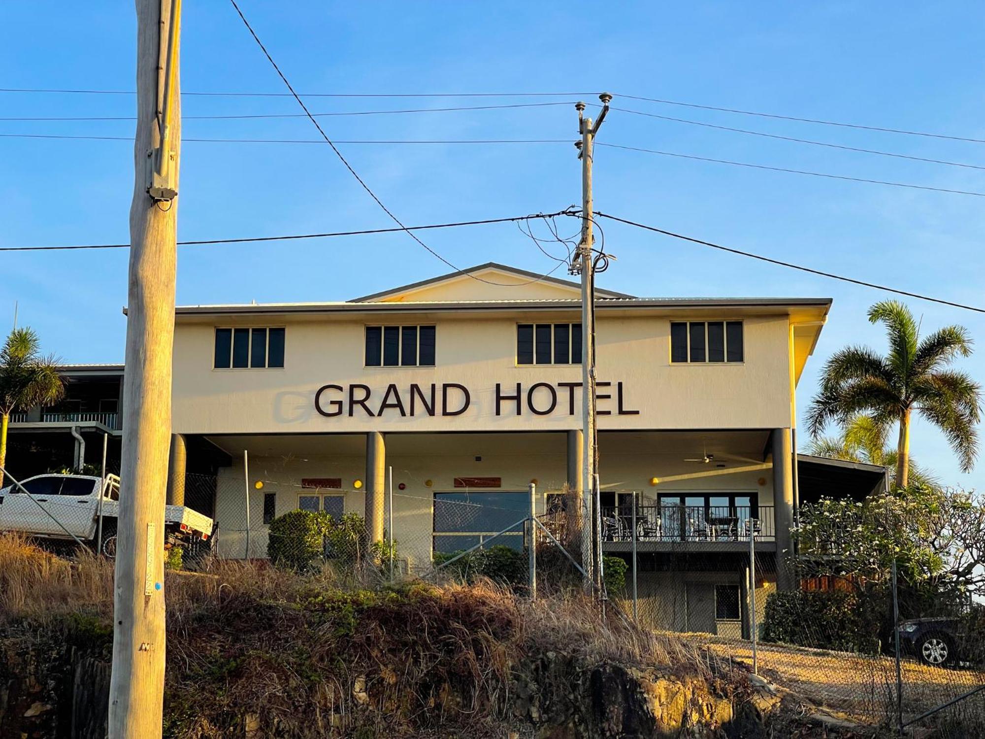 Grand Hotel Thursday Island Exterior foto